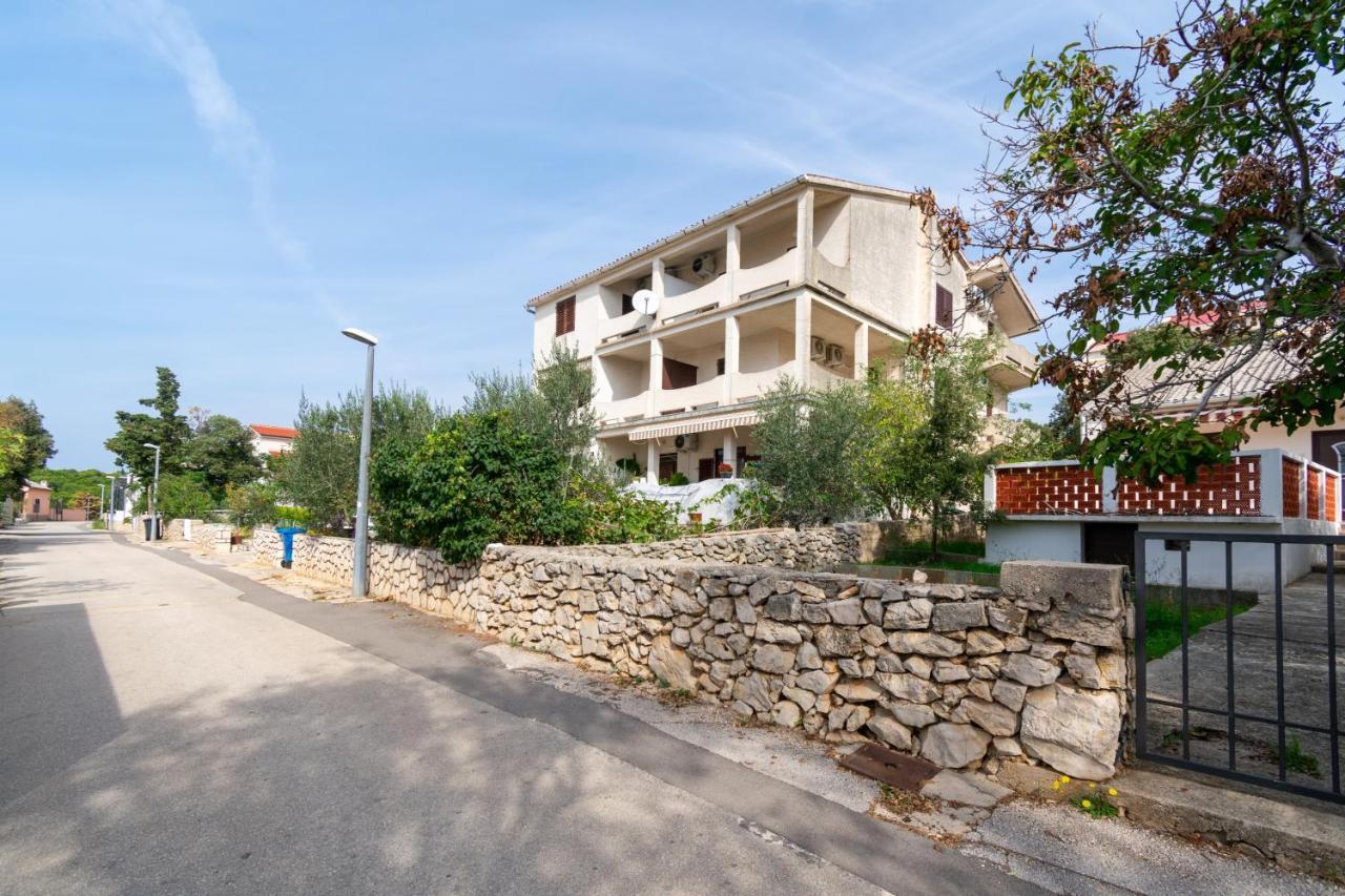 Apartments By The Sea Mandre, Pag - 3084 Kolan Ngoại thất bức ảnh