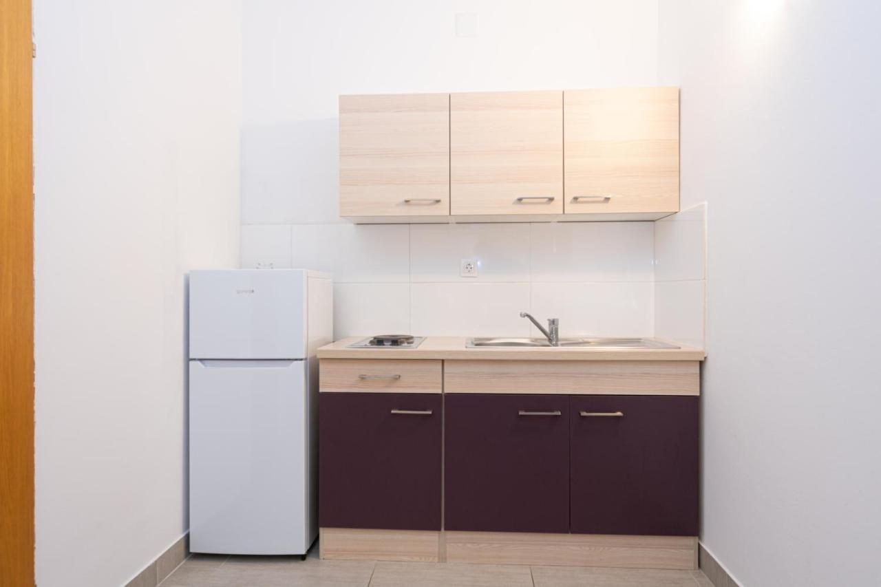 Apartments By The Sea Mandre, Pag - 3084 Kolan Ngoại thất bức ảnh