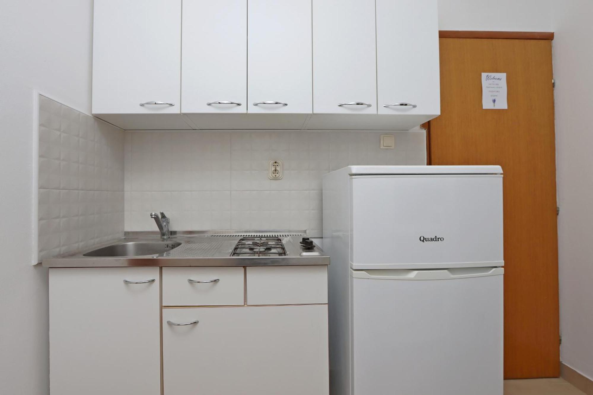 Apartments By The Sea Mandre, Pag - 3084 Kolan Phòng bức ảnh