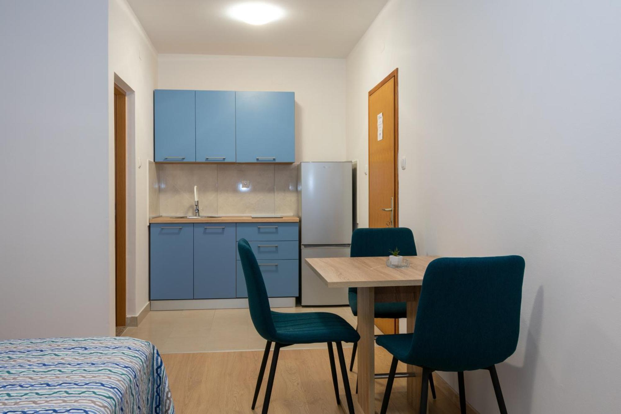 Apartments By The Sea Mandre, Pag - 3084 Kolan Phòng bức ảnh